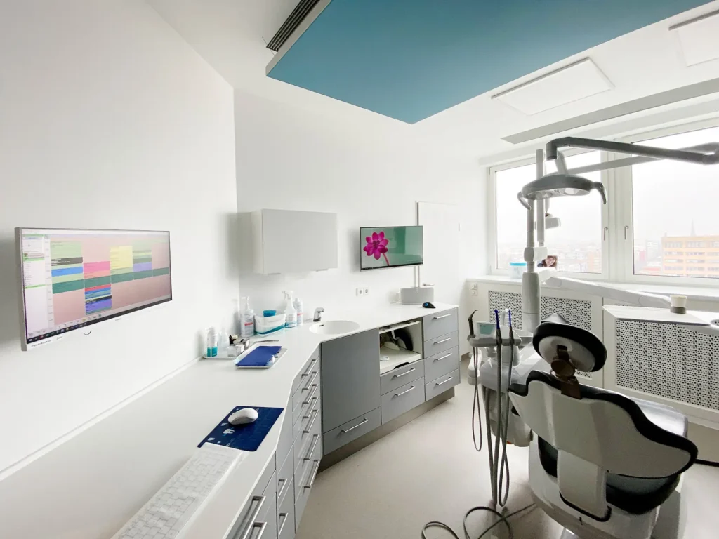 Behandlungszimmer - Zahnarzt Matthias Dahms Berlin