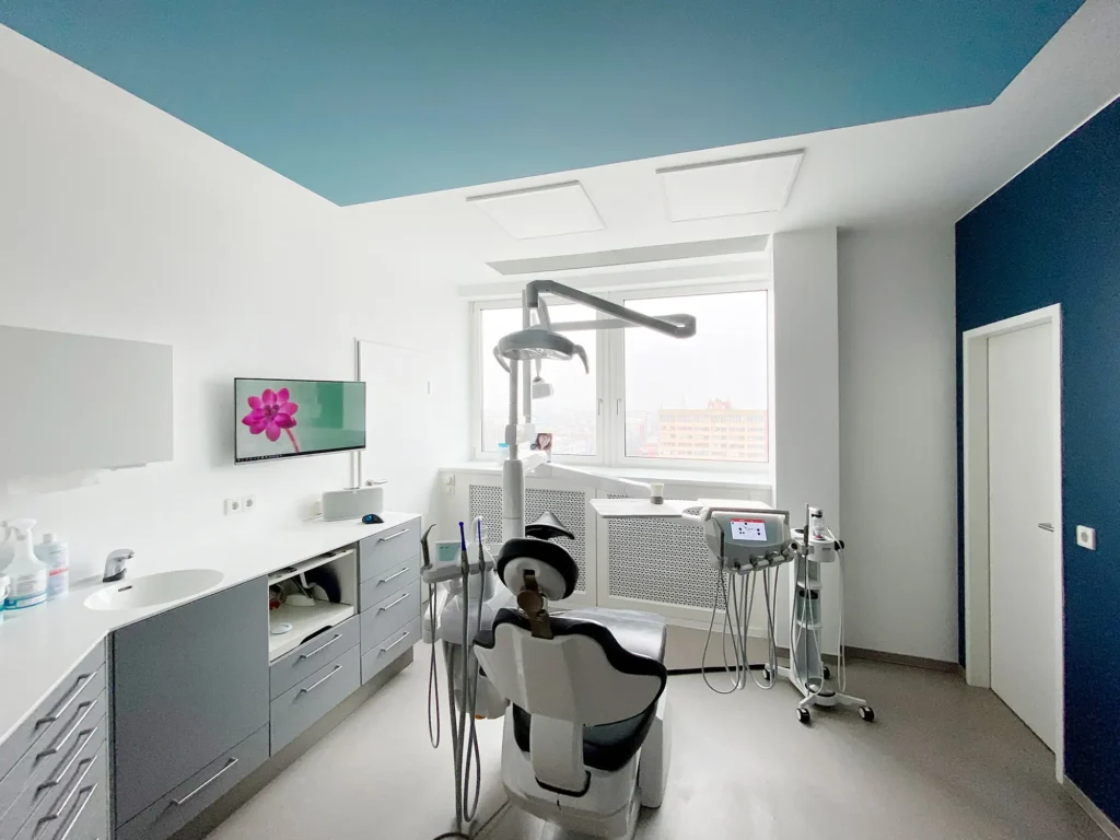 Behandlungszimmer - Zahnarzt Matthias Dahms Berlin