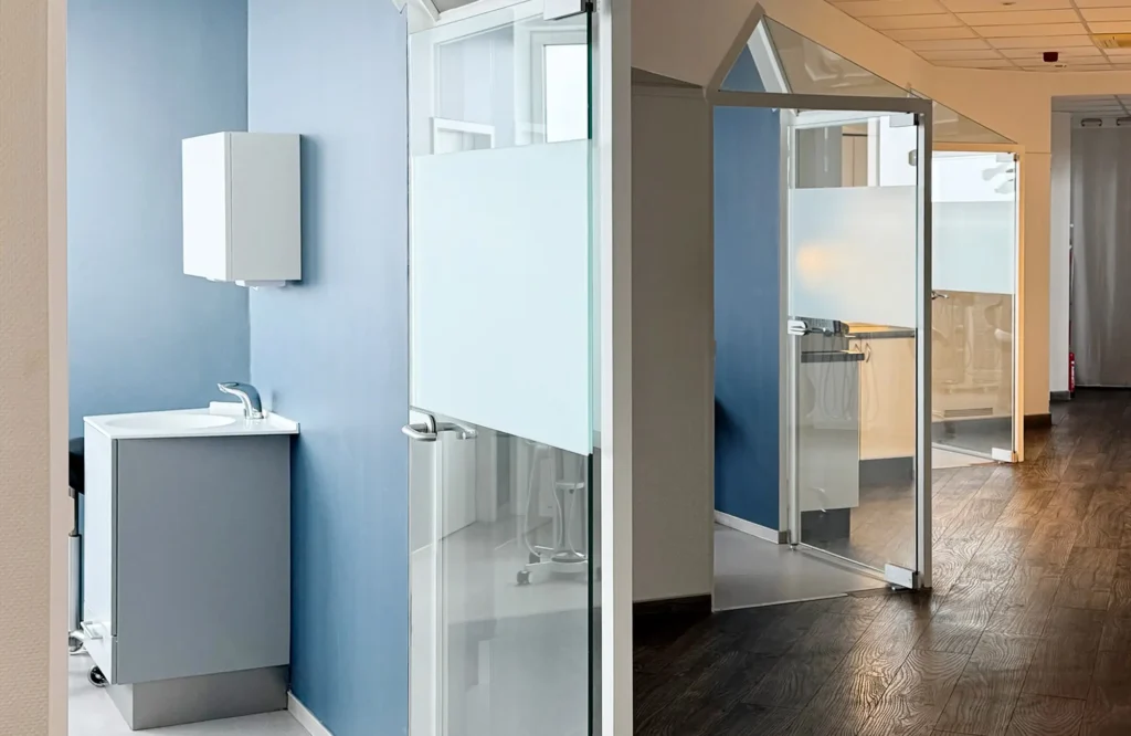 Zahnarztpraxis am Nollendorfplatz - Praxis Flur - Zahnarzt Matthias Dahms Berlin